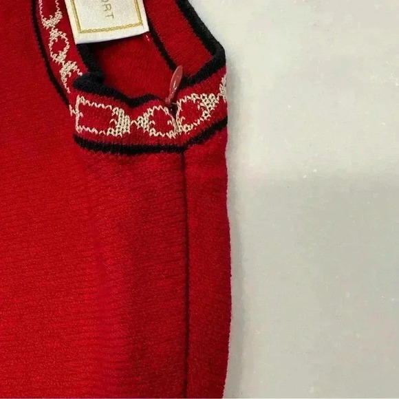 St John by Marie Gray women’s red knit top w/ gold detail around neck sz M - Picture 10 of 10